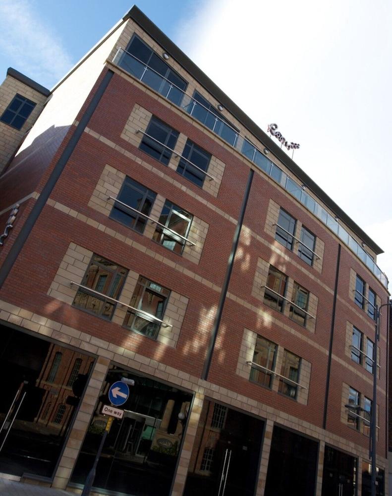 Roomzzz Leeds City Exterior photo